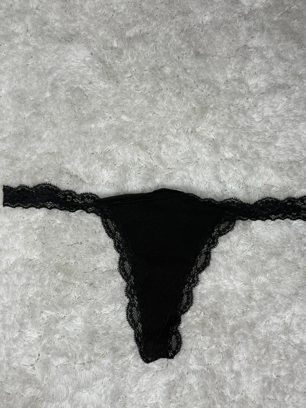 Victoria’s Secret PINK Black Lace V-String Thong XS NWT 03/10